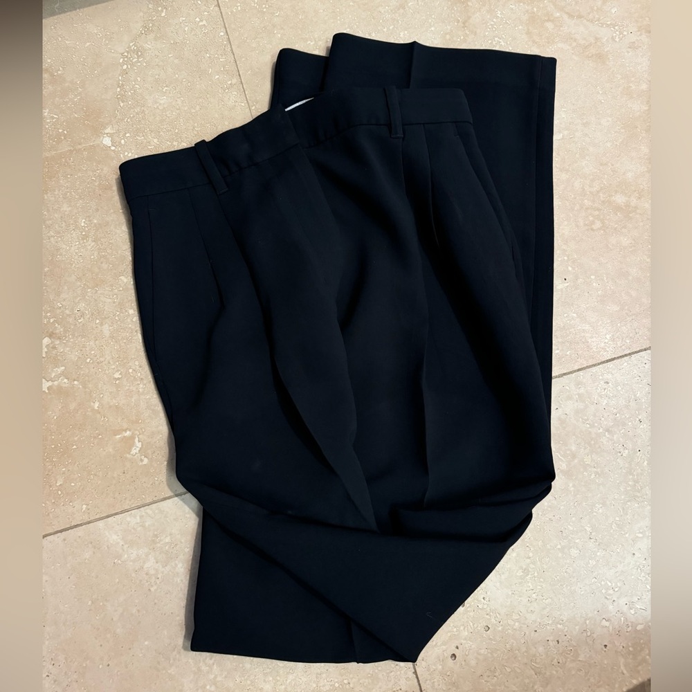 Aritzia The Effortless Pant